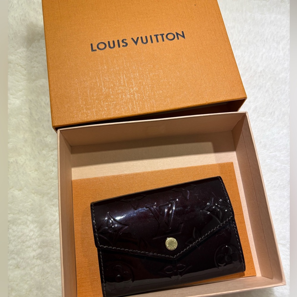 Authentic Louis Vuitton key case